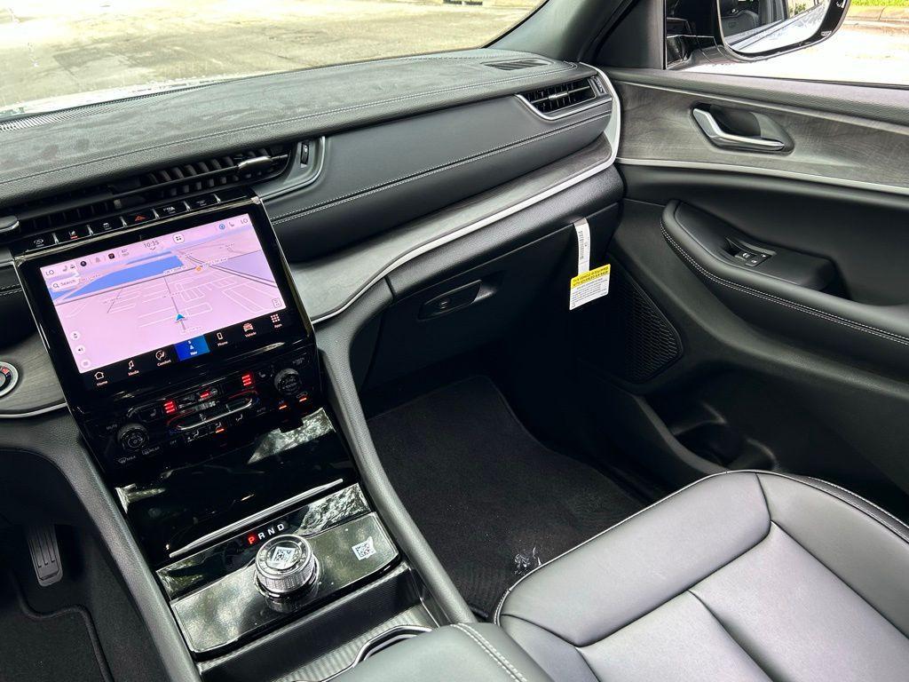 new 2025 Jeep Grand Cherokee L car, priced at $41,200