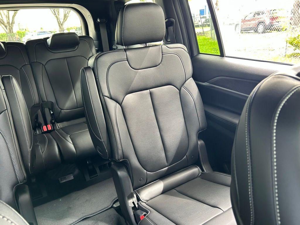 new 2025 Jeep Grand Cherokee L car, priced at $41,200