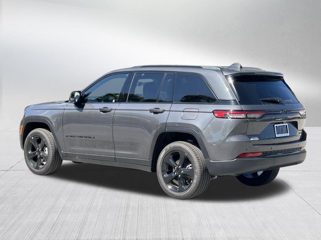 new 2025 Jeep Grand Cherokee car, priced at $40,213