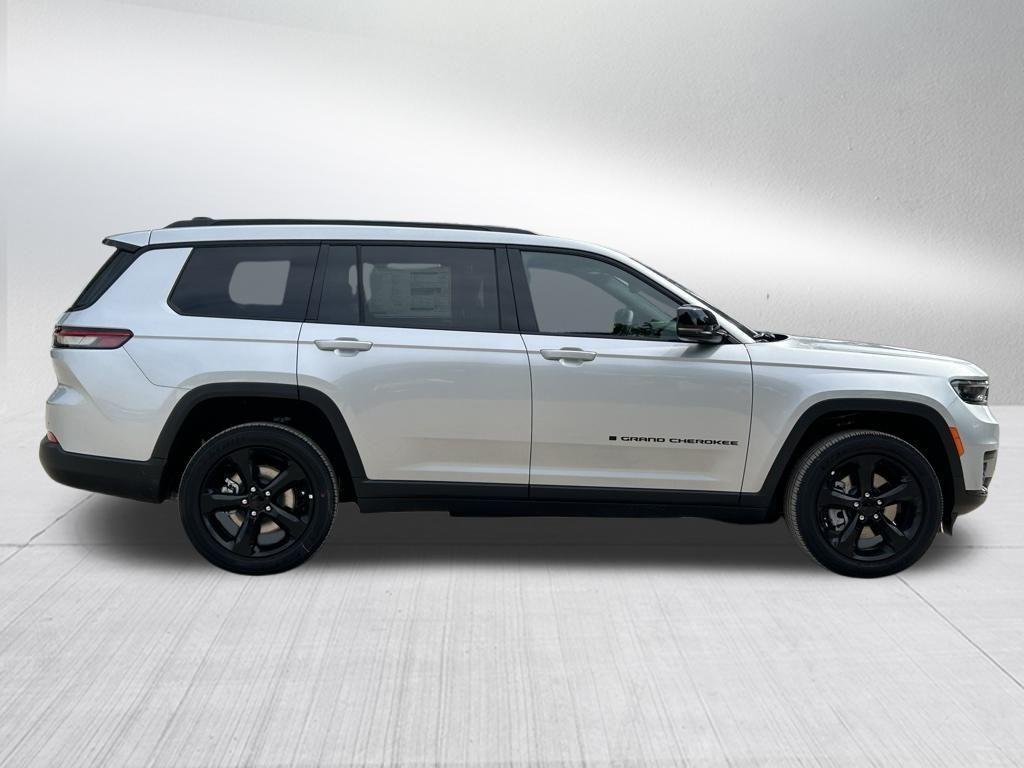 new 2024 Jeep Grand Cherokee L car, priced at $41,002