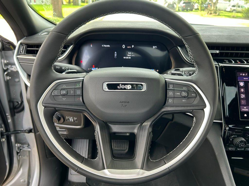 new 2024 Jeep Grand Cherokee L car, priced at $41,002