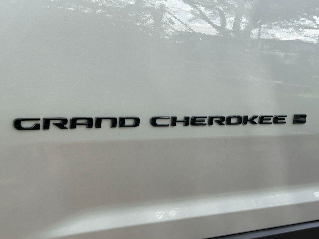 new 2024 Jeep Grand Cherokee L car, priced at $41,002