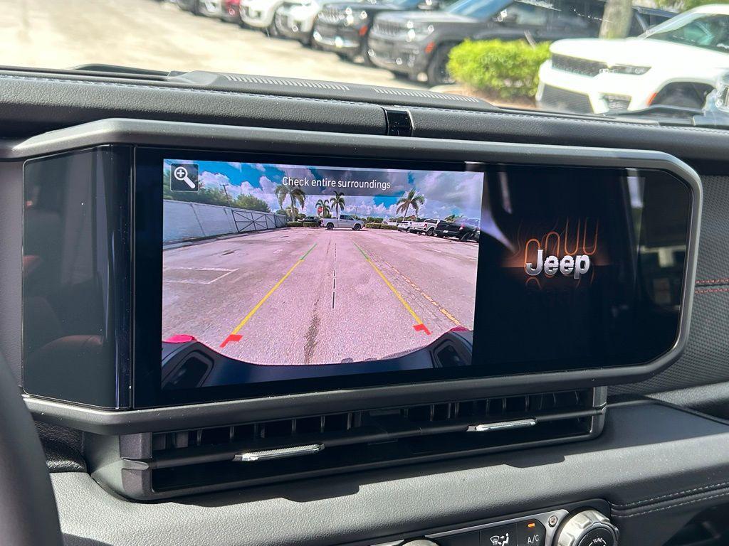 new 2025 Jeep Gladiator car, priced at $47,768