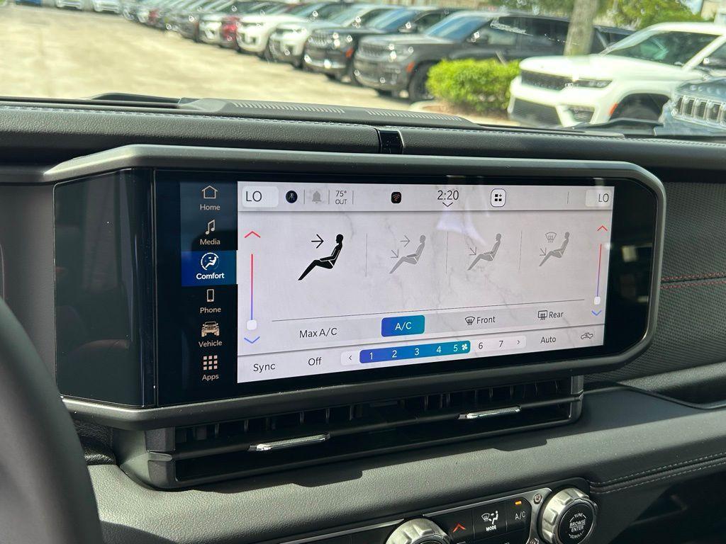 new 2025 Jeep Gladiator car, priced at $47,768