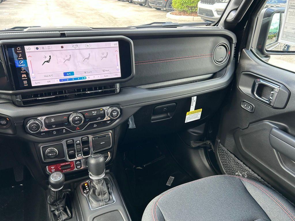 new 2025 Jeep Gladiator car, priced at $47,768
