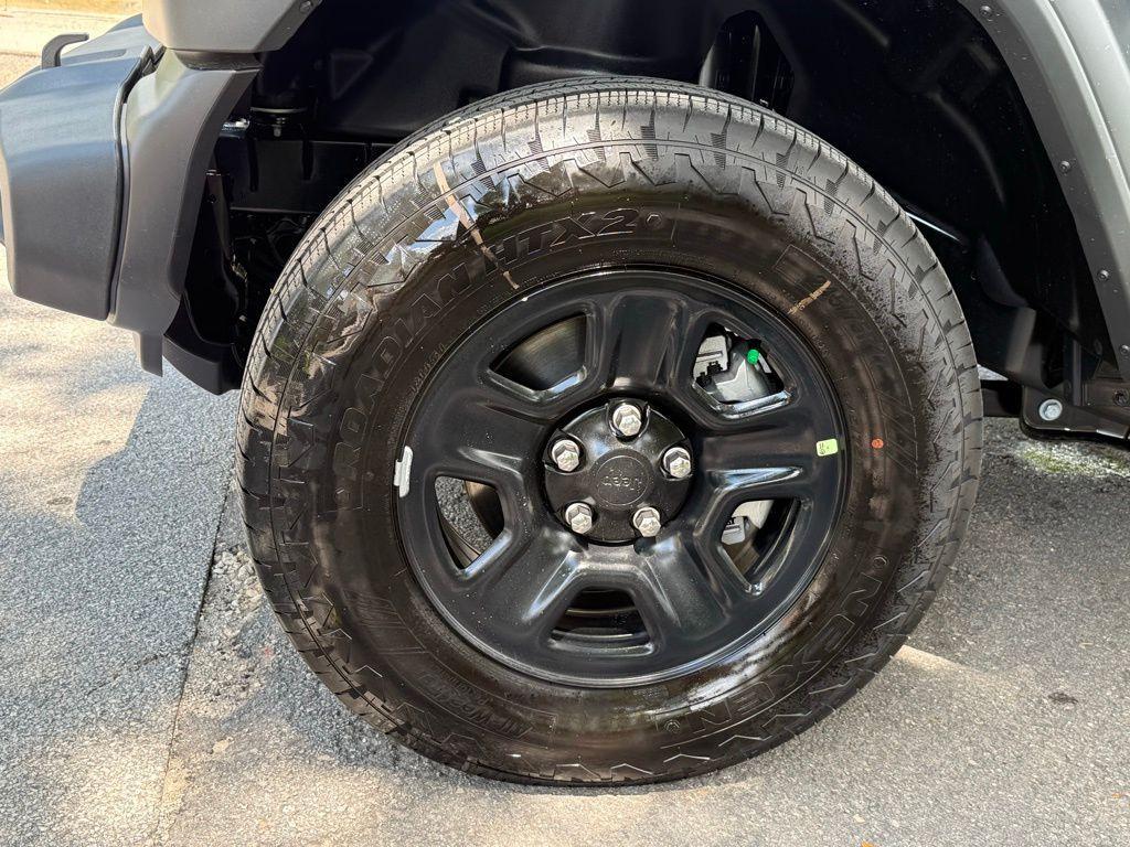 new 2025 Jeep Wrangler car, priced at $32,236