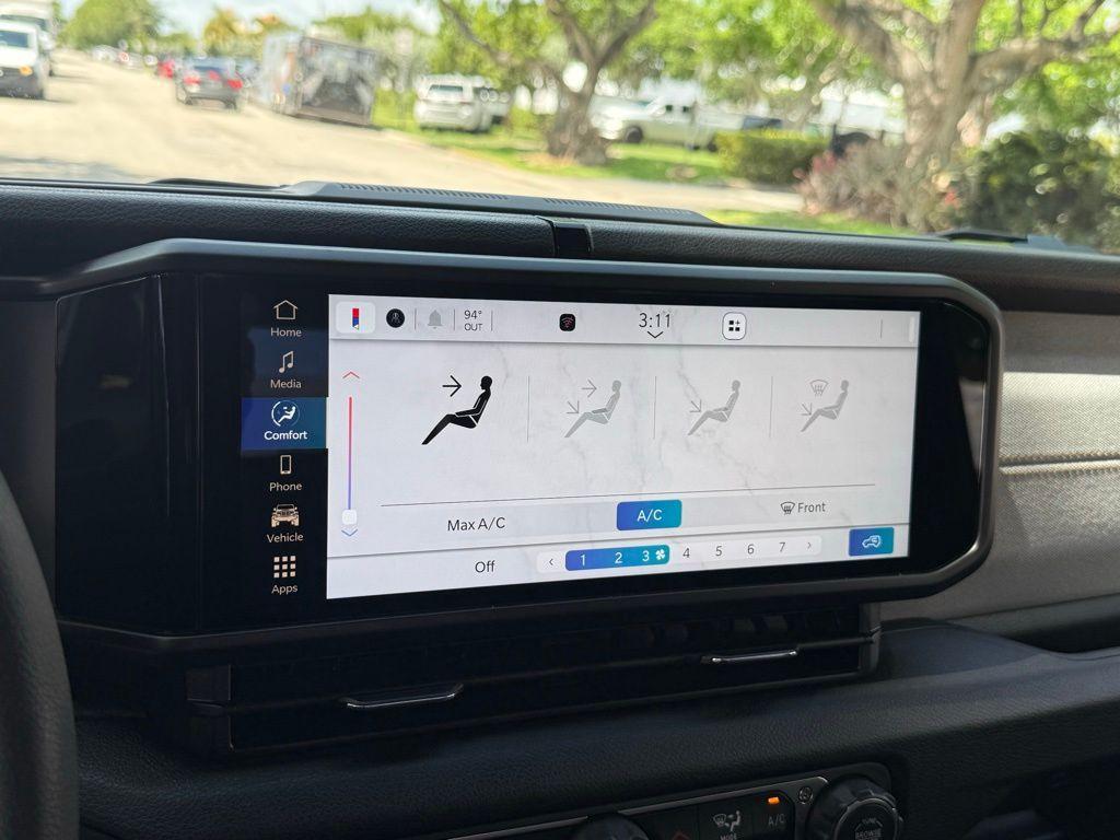 new 2025 Jeep Wrangler car, priced at $32,236