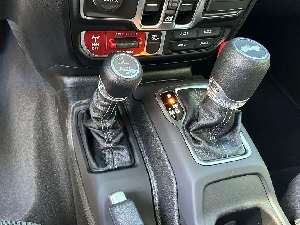new 2025 Jeep Wrangler car, priced at $45,694
