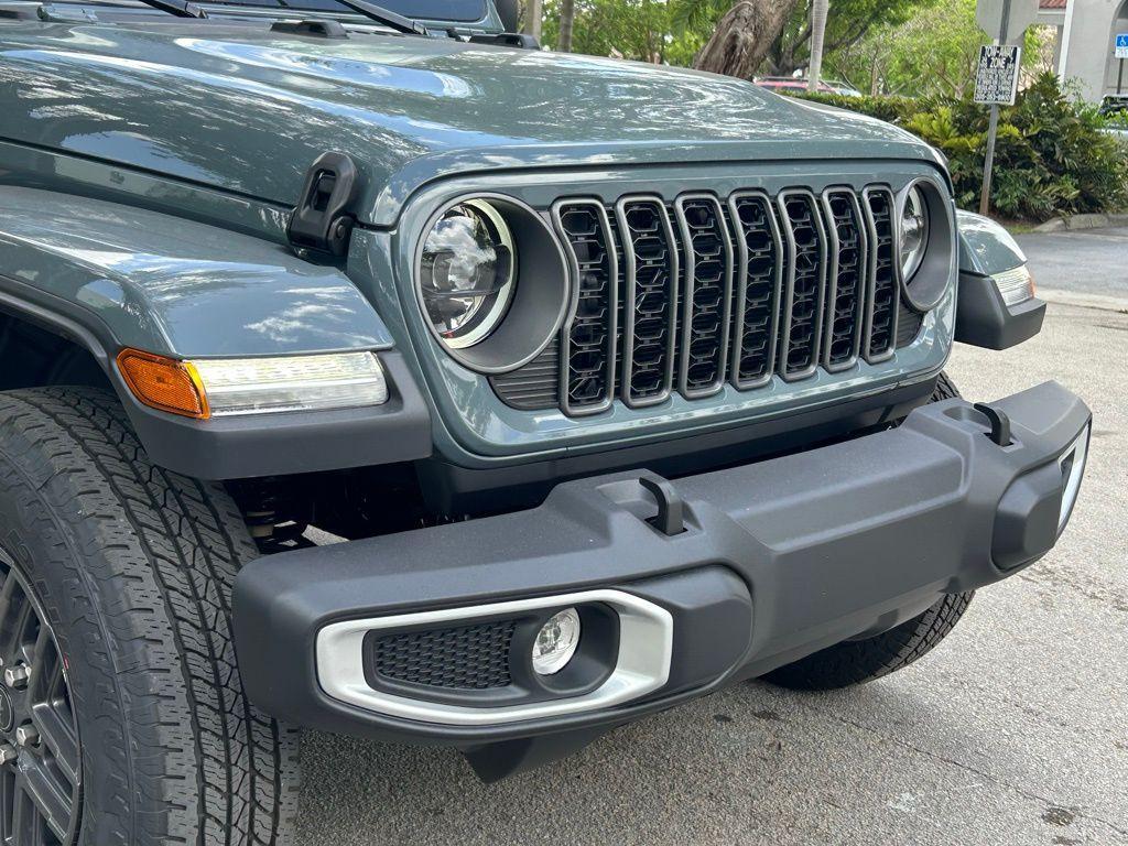 new 2025 Jeep Gladiator car, priced at $45,947