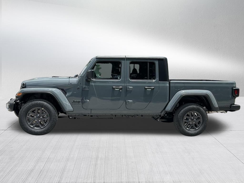 new 2025 Jeep Gladiator car, priced at $45,947