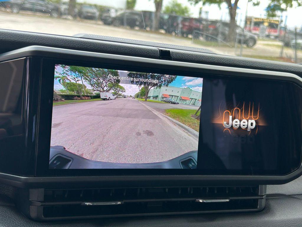 new 2025 Jeep Gladiator car, priced at $45,947