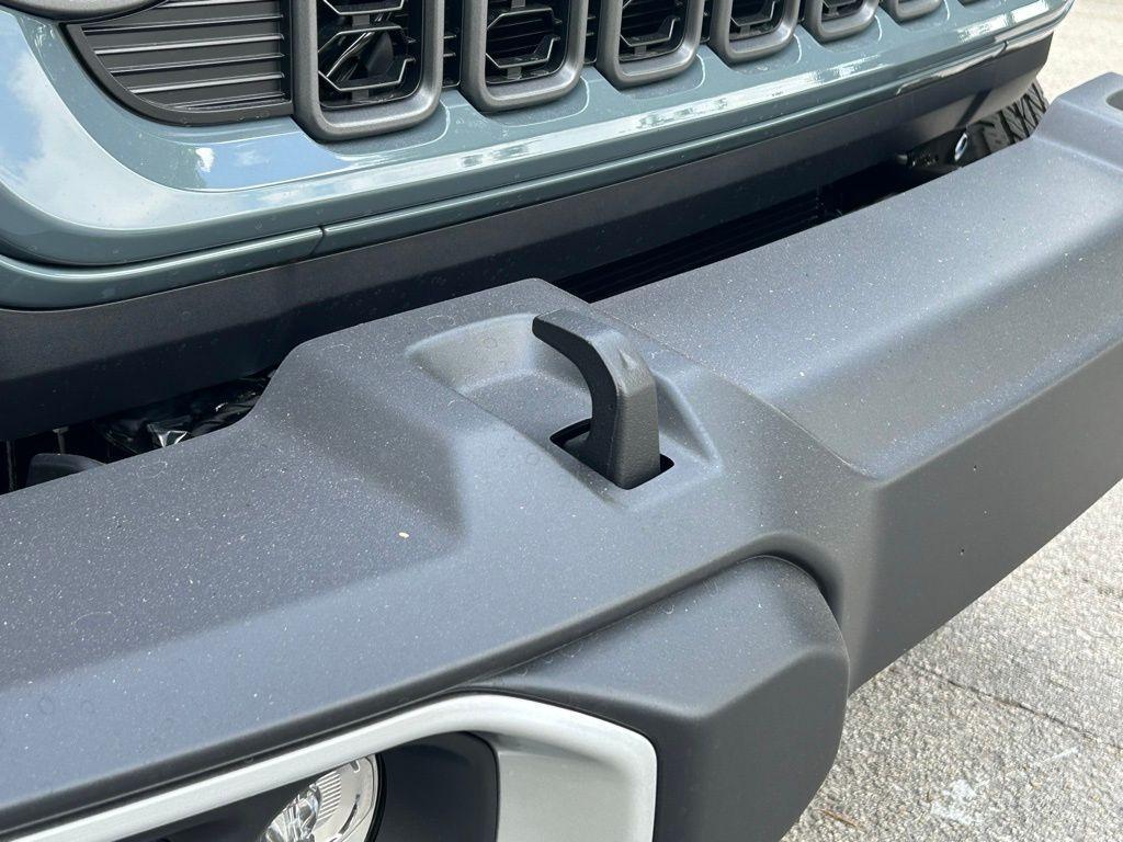 new 2025 Jeep Gladiator car, priced at $45,947