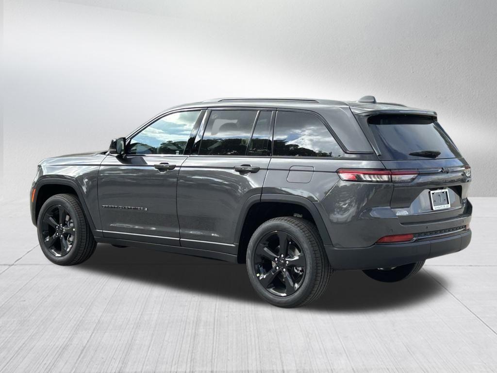 new 2025 Jeep Grand Cherokee car, priced at $40,178