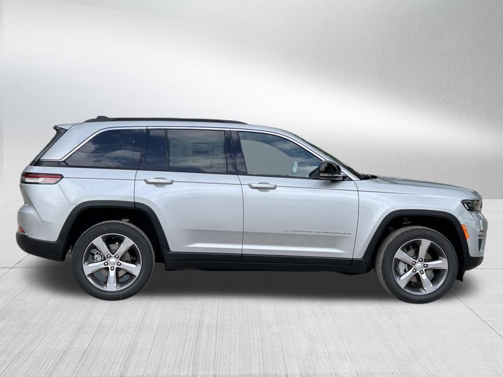 new 2025 Jeep Grand Cherokee car, priced at $44,342