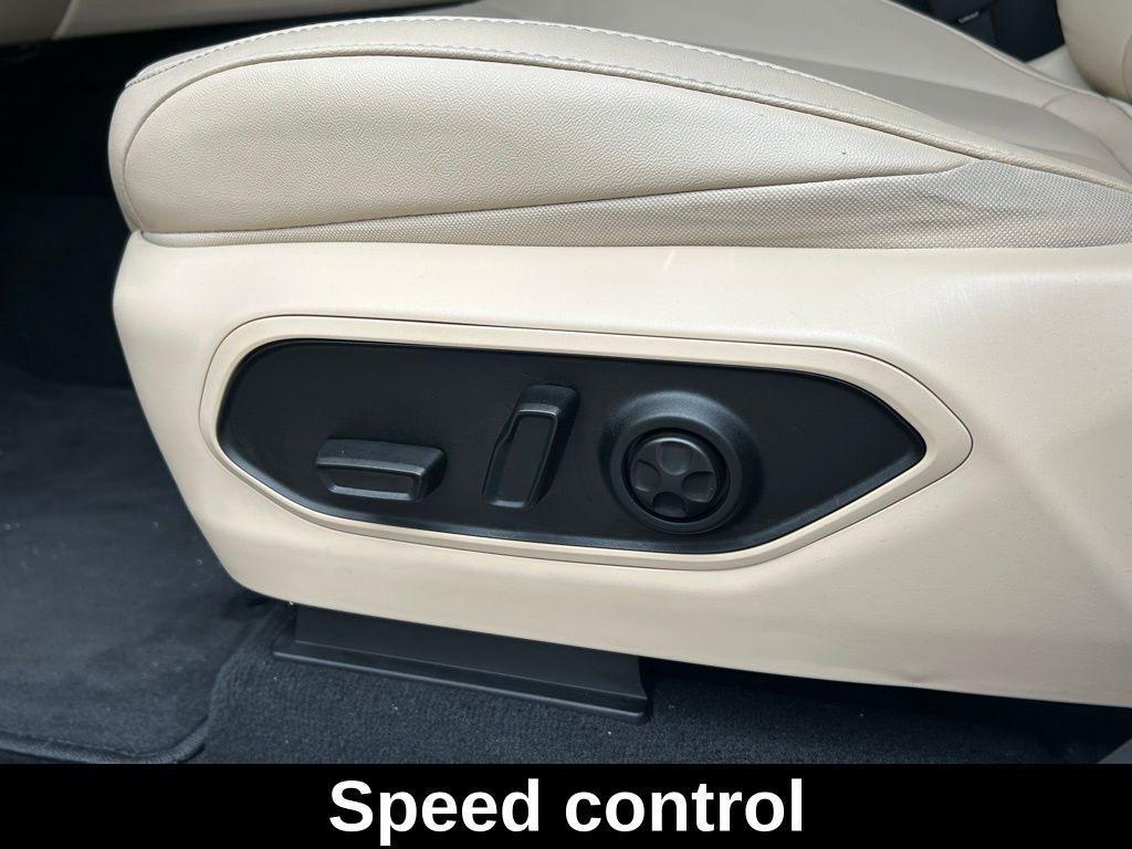 used 2024 Jeep Grand Cherokee car, priced at $38,965