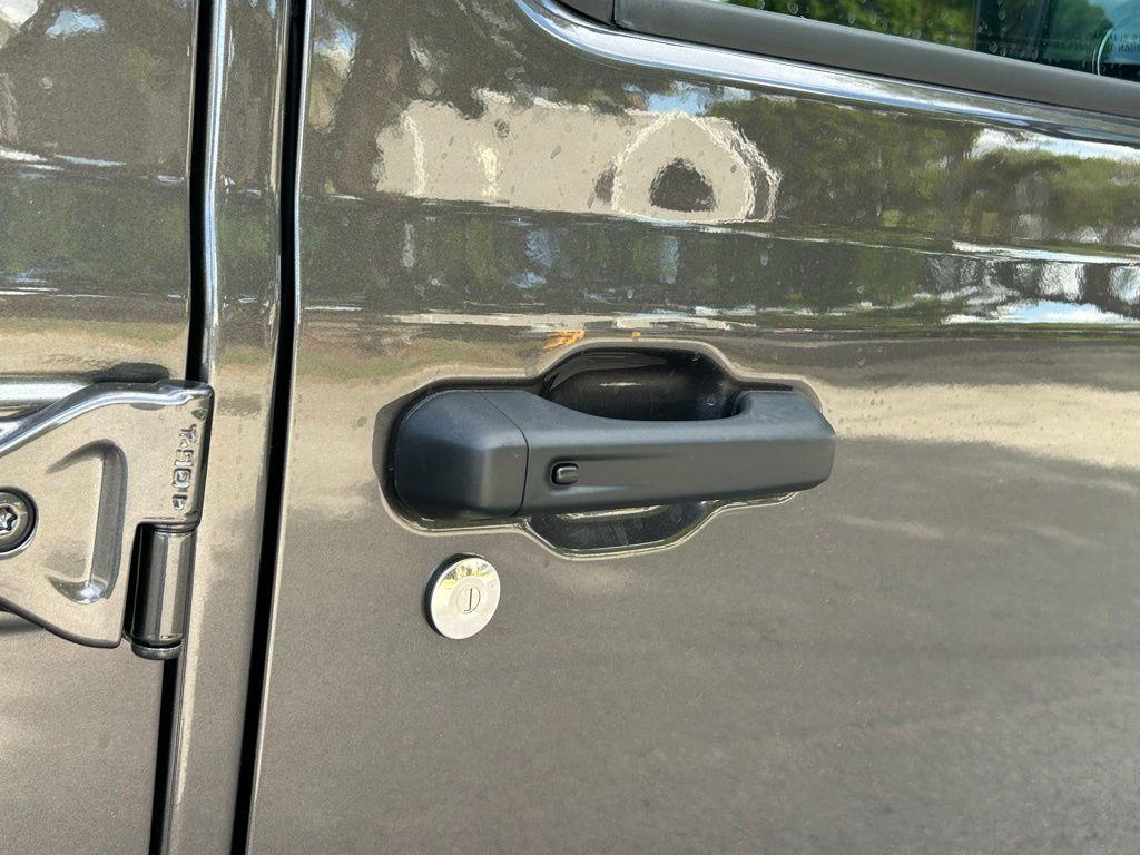 new 2025 Jeep Wrangler car, priced at $51,411