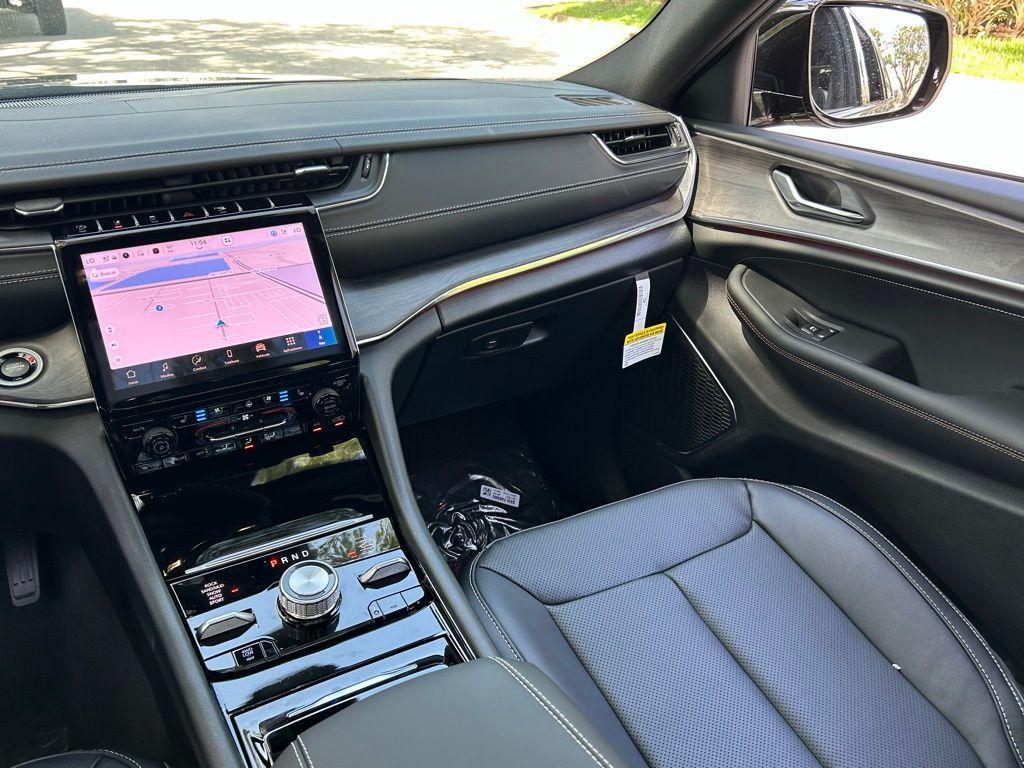 new 2025 Jeep Grand Cherokee L car, priced at $55,618