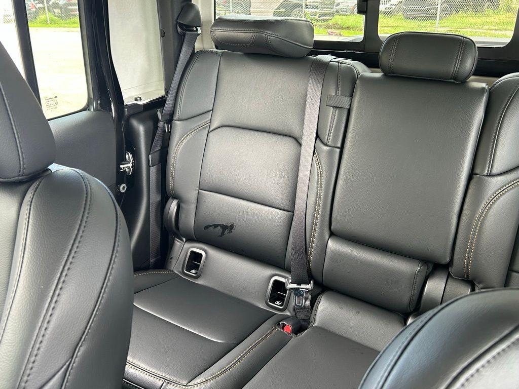 new 2025 Jeep Gladiator car, priced at $44,675