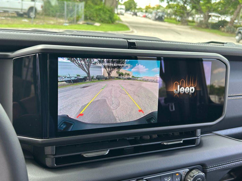 new 2025 Jeep Gladiator car, priced at $44,675