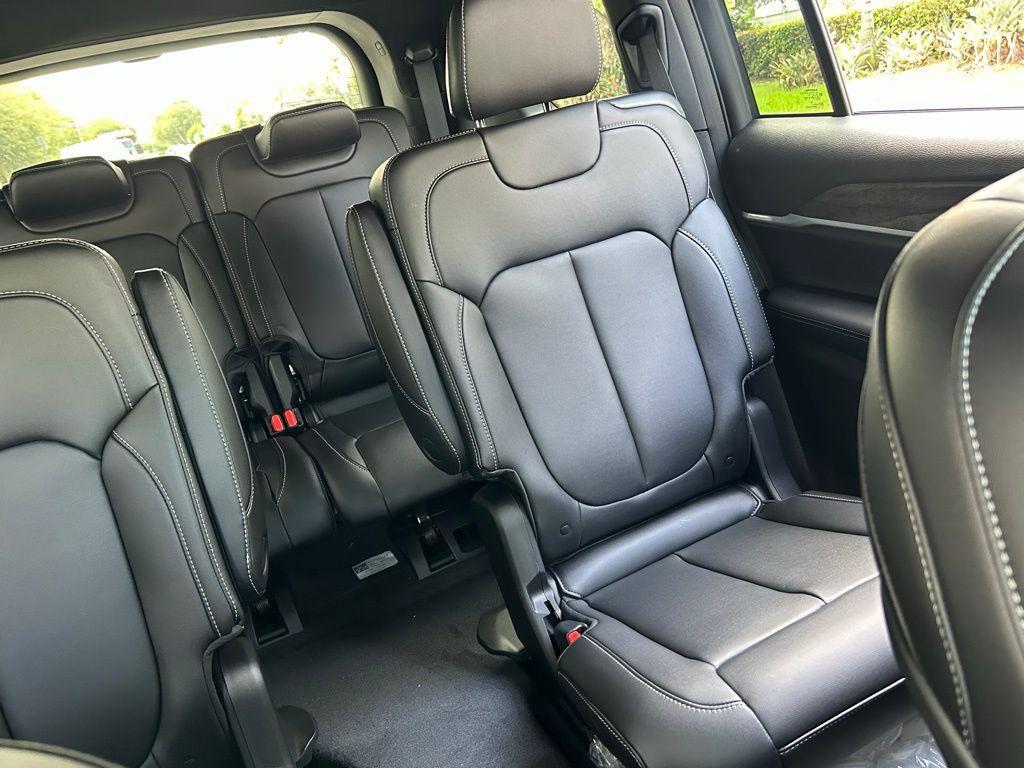 new 2025 Jeep Grand Cherokee L car, priced at $41,200