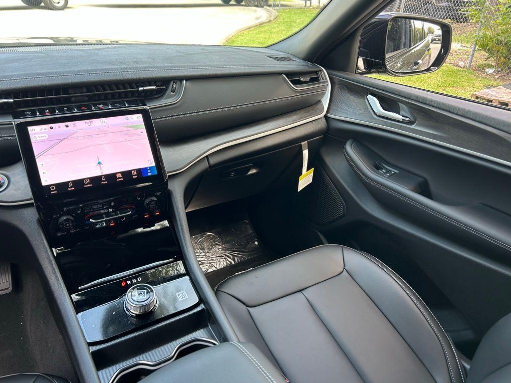 new 2025 Jeep Grand Cherokee L car, priced at $41,200