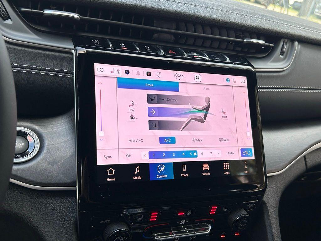 new 2025 Jeep Grand Cherokee L car, priced at $41,200