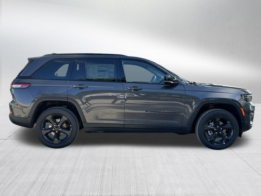 new 2025 Jeep Grand Cherokee car, priced at $41,821