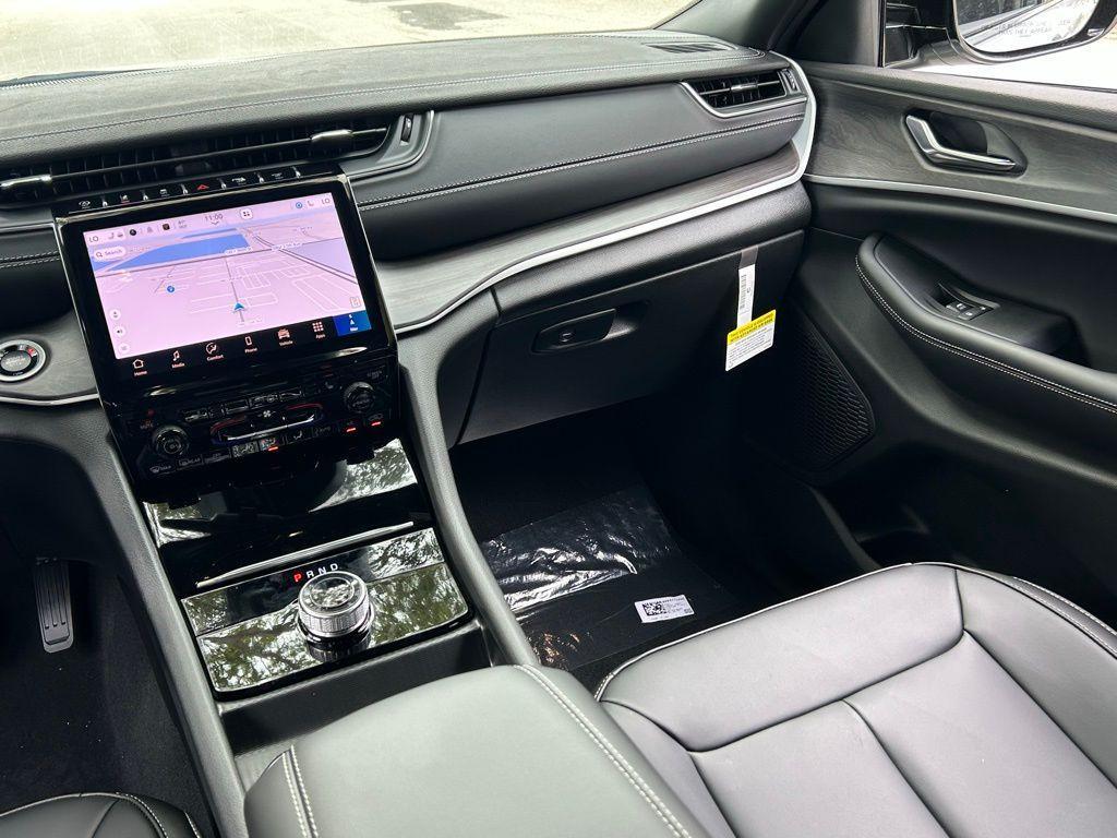 new 2025 Jeep Grand Cherokee L car, priced at $41,200