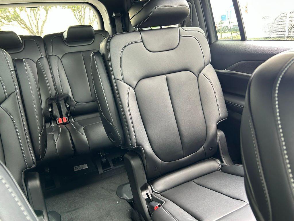 new 2025 Jeep Grand Cherokee L car, priced at $41,200