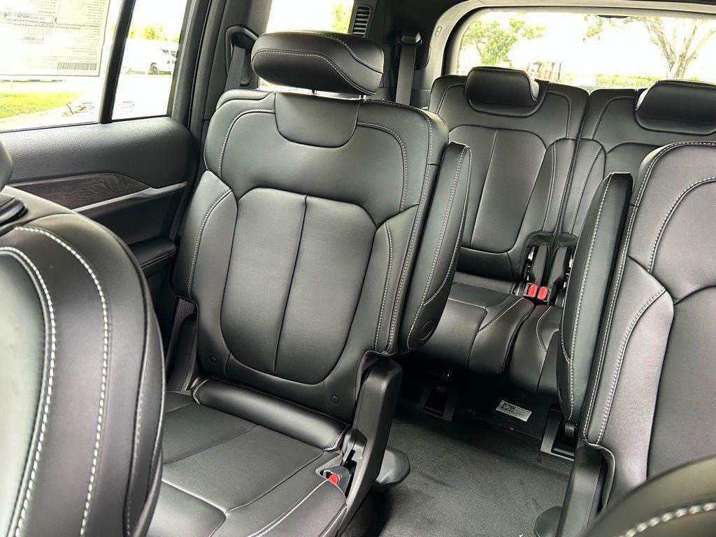 new 2025 Jeep Grand Cherokee L car, priced at $41,200