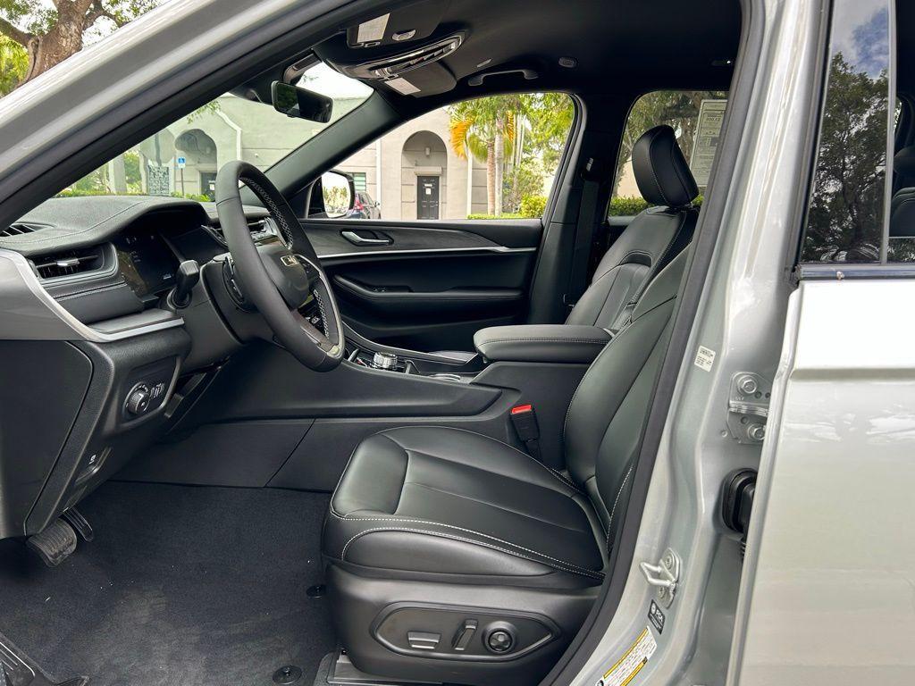 new 2025 Jeep Grand Cherokee L car, priced at $41,200