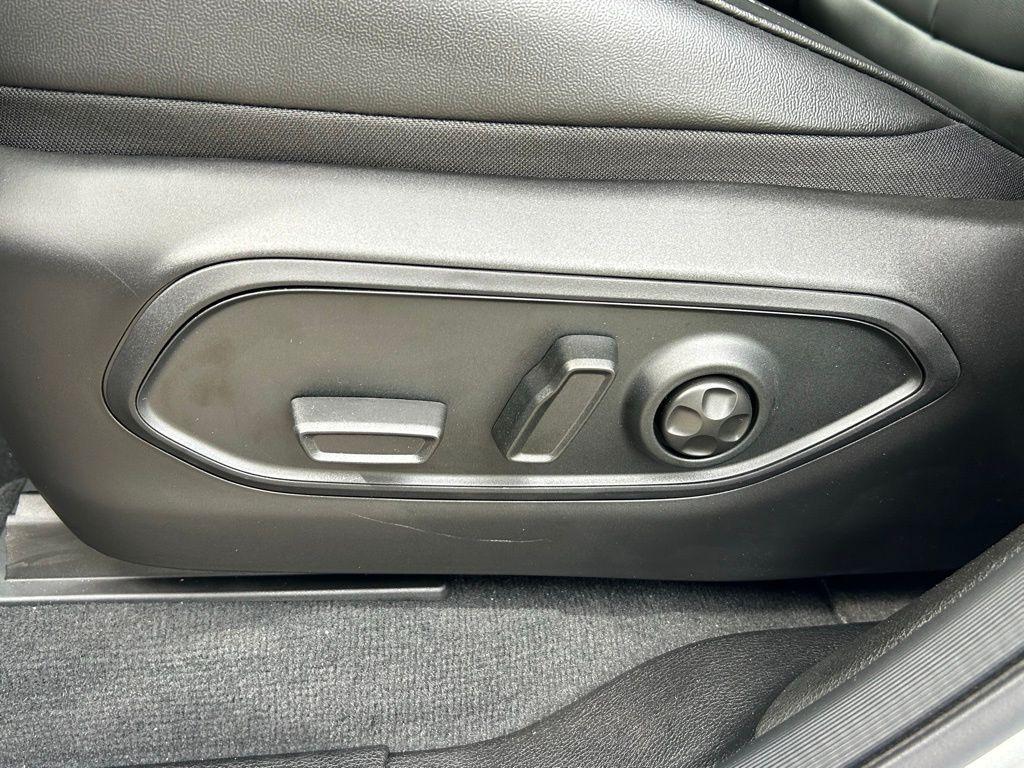 new 2025 Jeep Grand Cherokee L car, priced at $41,200