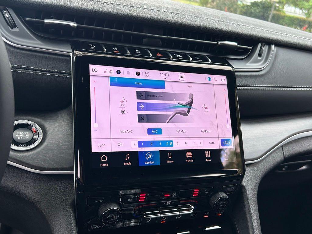 new 2025 Jeep Grand Cherokee L car, priced at $41,200