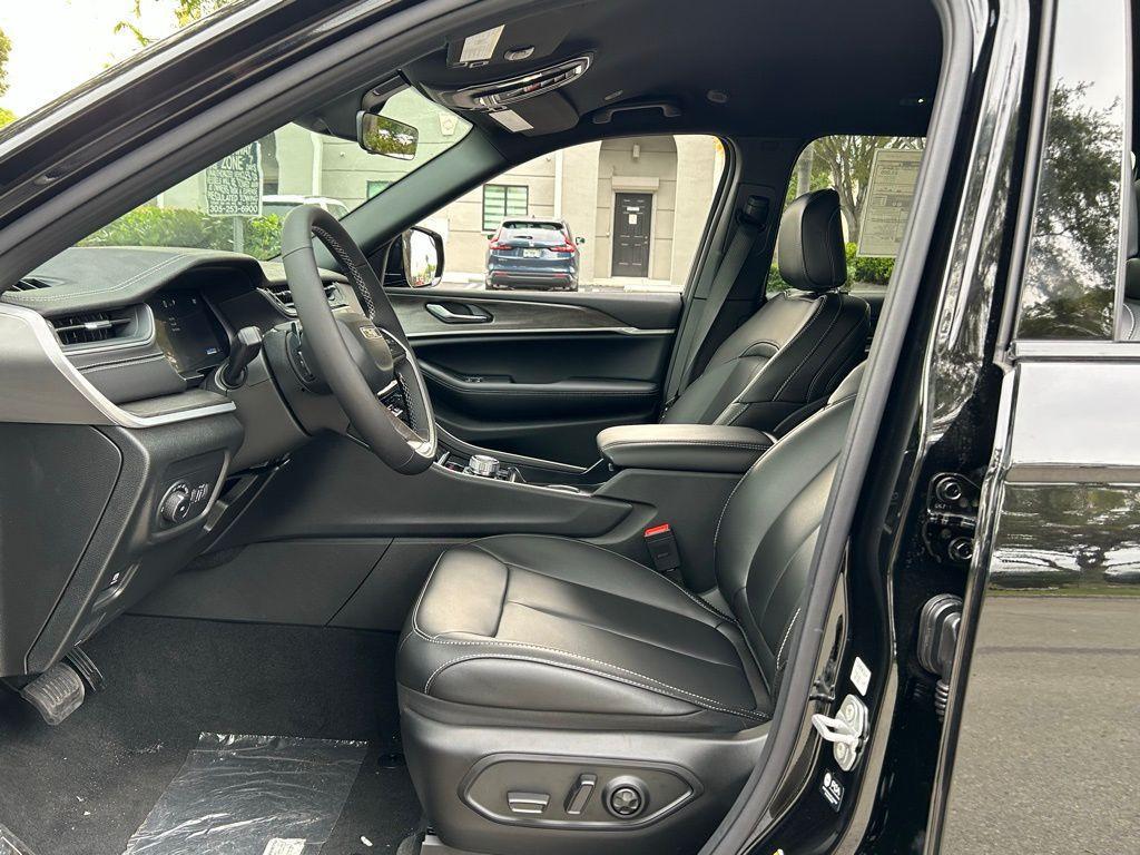 new 2025 Jeep Grand Cherokee L car, priced at $41,200