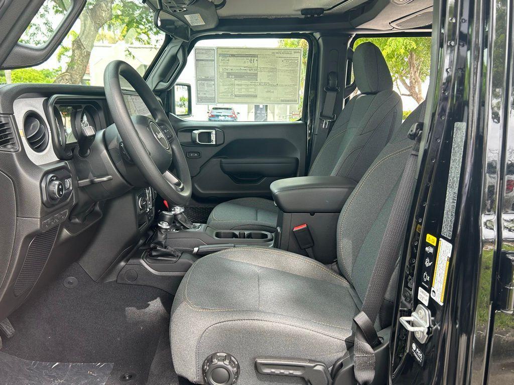 new 2025 Jeep Gladiator car, priced at $41,353