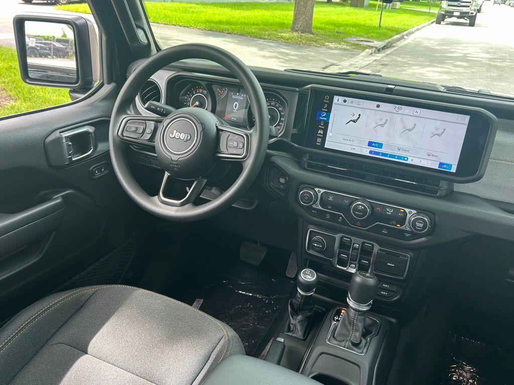 new 2025 Jeep Gladiator car, priced at $41,353