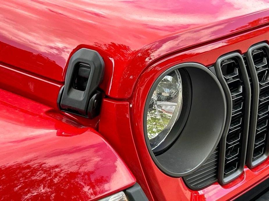 new 2024 Jeep Gladiator car, priced at $37,997