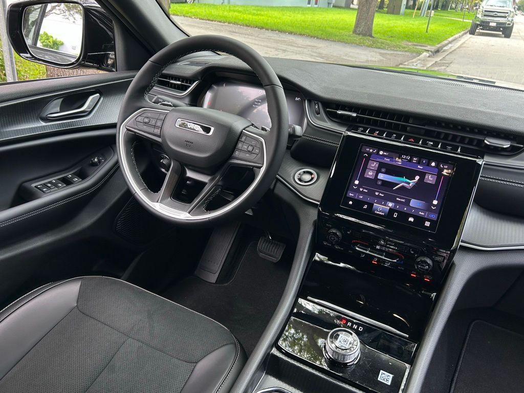 new 2025 Jeep Grand Cherokee L car, priced at $38,566