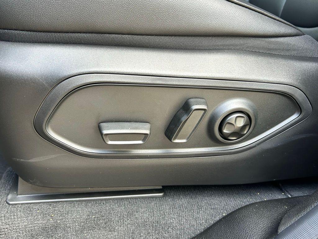 new 2025 Jeep Grand Cherokee L car, priced at $41,200