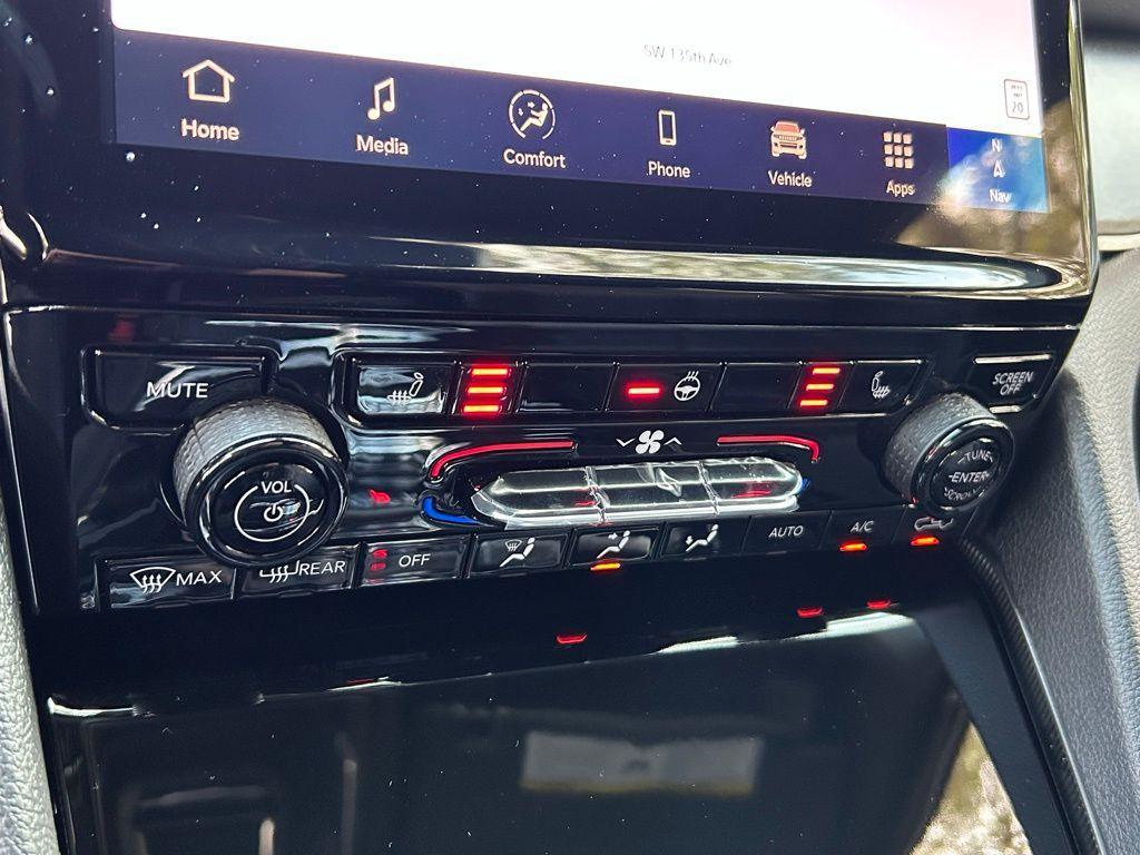 new 2025 Jeep Grand Cherokee L car, priced at $41,200