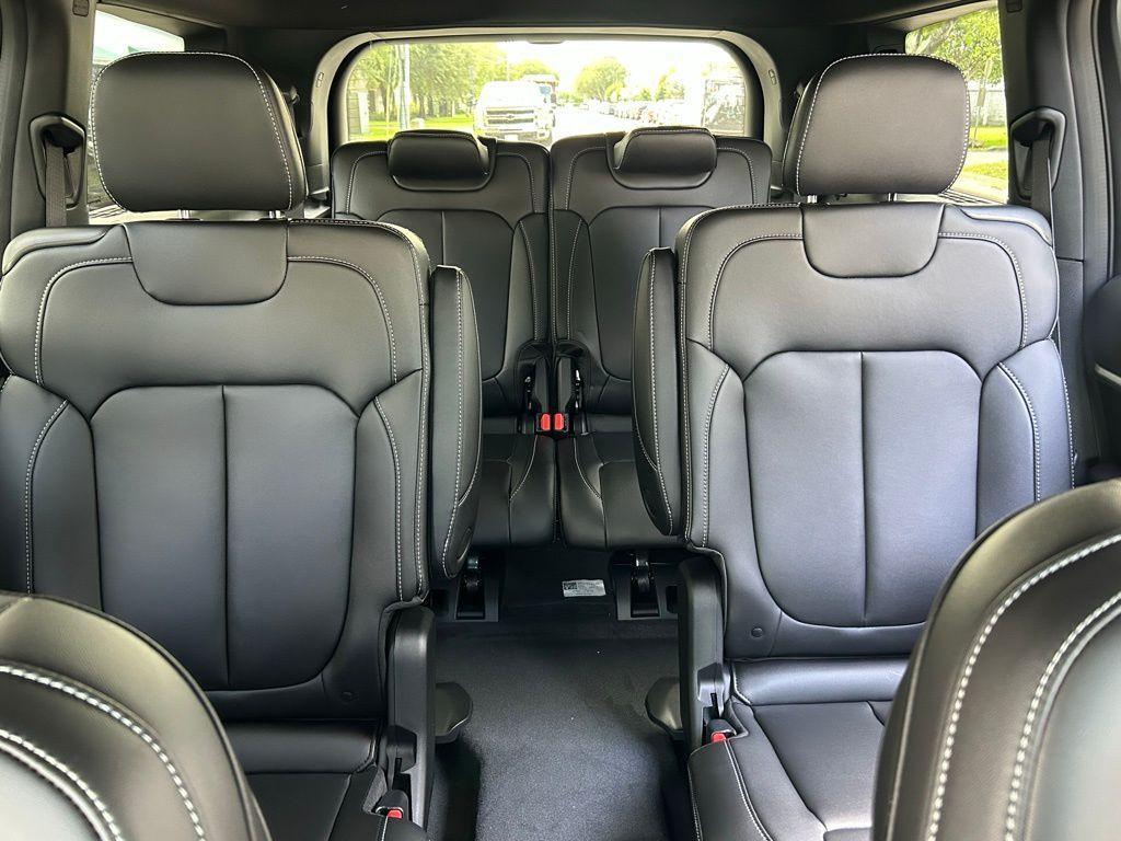 new 2025 Jeep Grand Cherokee L car, priced at $41,200