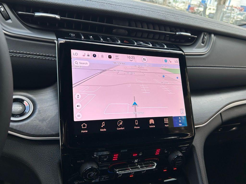 new 2025 Jeep Grand Cherokee L car, priced at $41,200