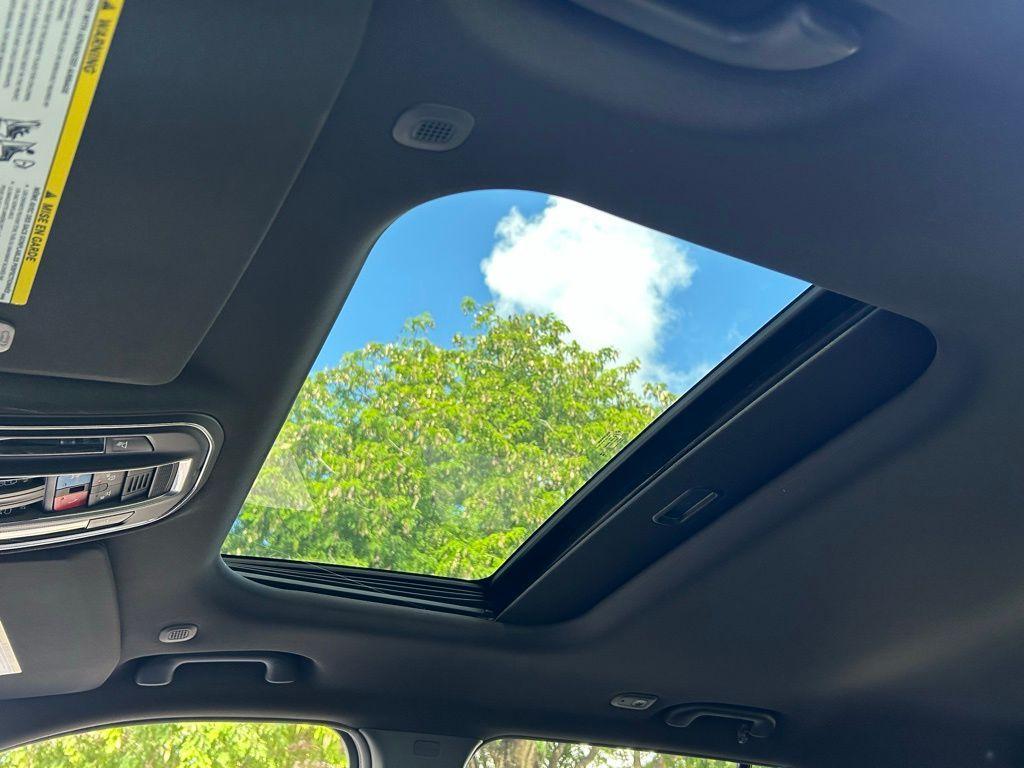 new 2025 Jeep Grand Cherokee car, priced at $33,991