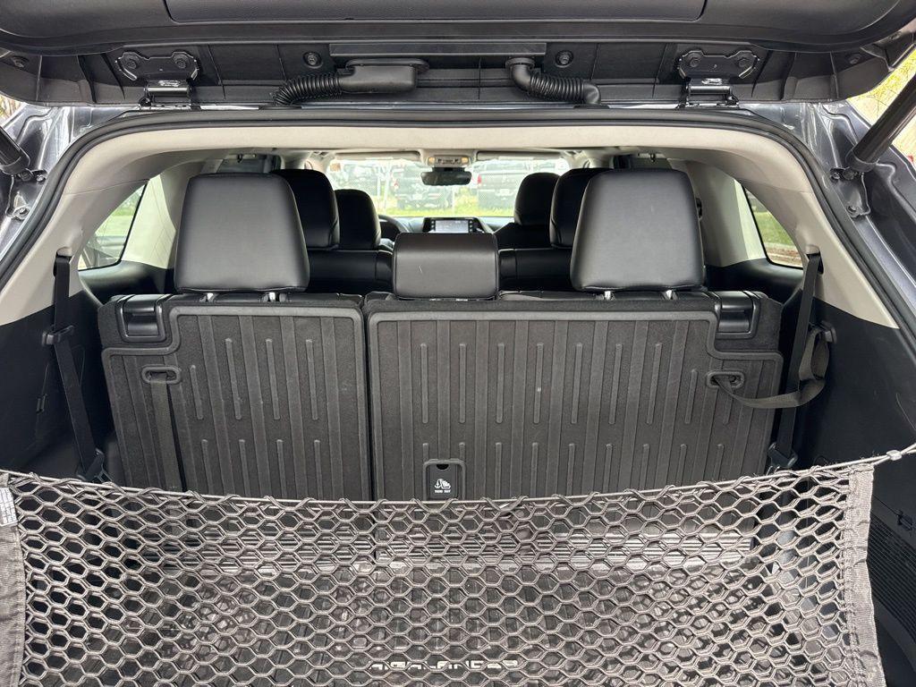 used 2021 Toyota Highlander car, priced at $30,995