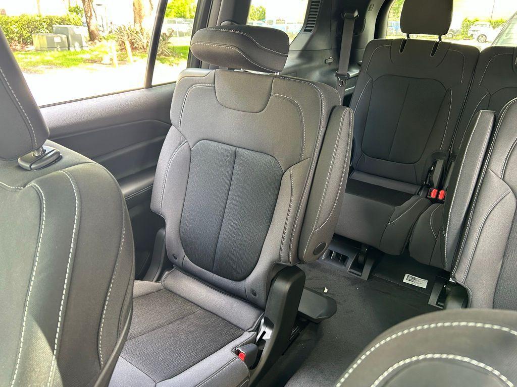 new 2025 Jeep Grand Cherokee L car, priced at $36,243