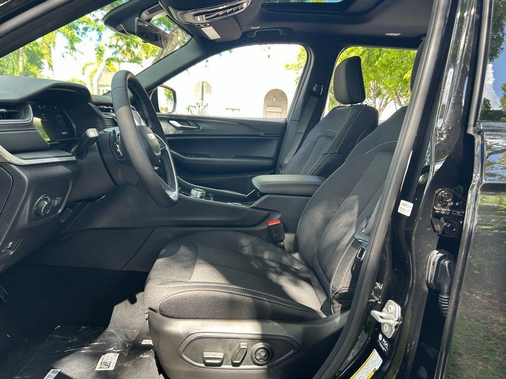 new 2025 Jeep Grand Cherokee L car, priced at $36,243