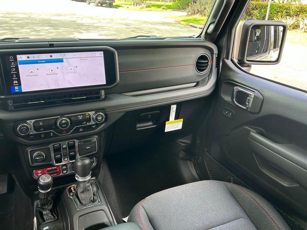 new 2025 Jeep Gladiator car, priced at $46,143