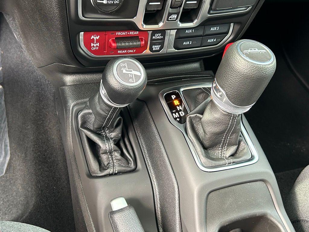 new 2025 Jeep Gladiator car, priced at $46,143