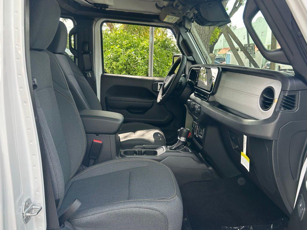 new 2025 Jeep Gladiator car, priced at $45,387