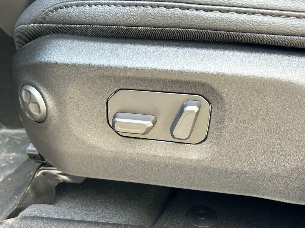new 2025 Jeep Wrangler car, priced at $50,050